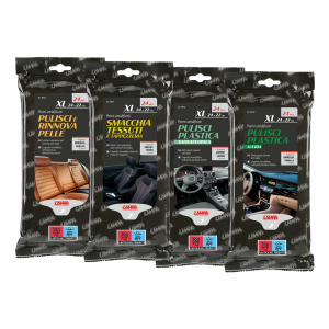 Ein Set mit vier Packungen Feuchttücher für den Innenraum